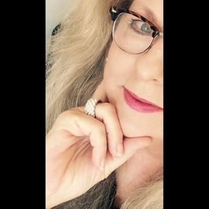 Meet your Posher, Debbie